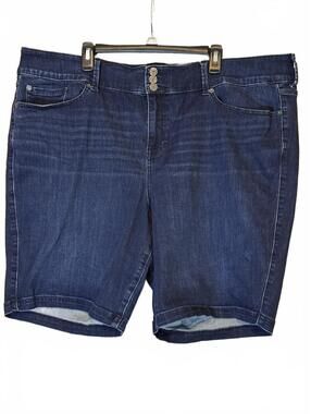 Torrid Jegging 11" Bermuda Super Soft Denim Shorts Size 26